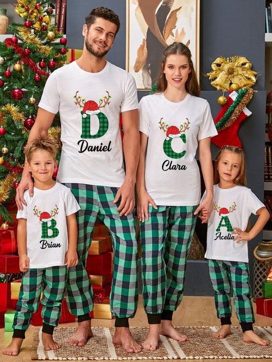 Pijama Navideña Manga Corta Iniciales Pantalón Verde